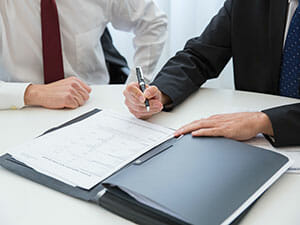 Can an LLC Hire an Independent Contractor?